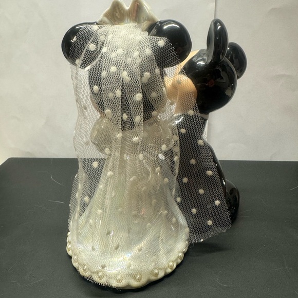 Disney Wedding Mickey Mouse And Minnie Bride and Groom Porcelain Cake Topper - Picture 3 of 10